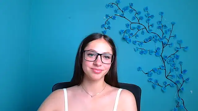 Snapshot of KissMeJulia chatting on June 19, 2026, 11:25 am KissMeJulia online show from June 19, 2026, 11:25 am