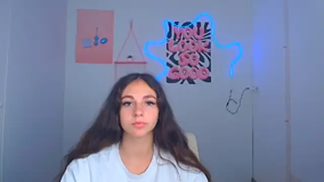 KissMeJulia online show from July 12, 2026, 5:31 am
