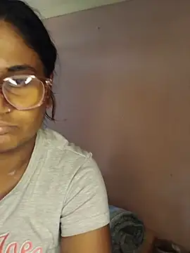 indianstrawberrylips4u online show from June 28, 2026, 1:50 pm