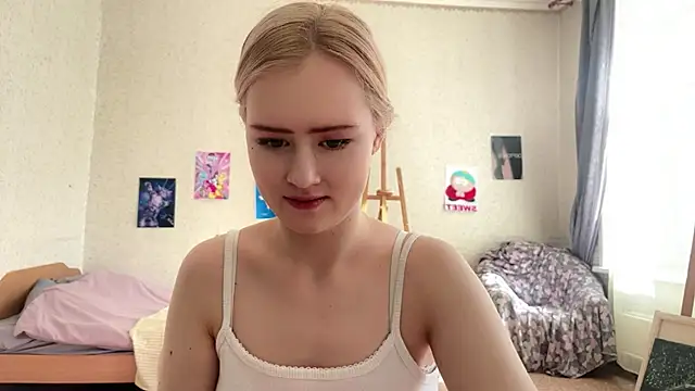 LotusHinata online show from March 4, 2026, 4:18 am