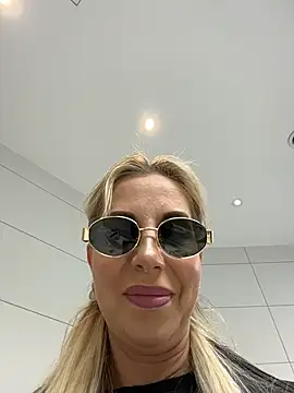 LisaMurr online show from May 20, 2026, 12:55 pm