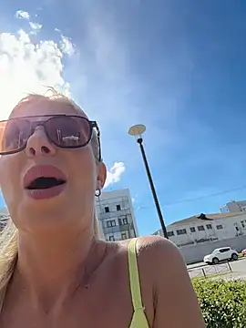 LisaMurr online show from June 3, 2026, 12:41 pm
