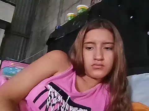 Snapshot of Emily_231 chatting on February 21, 2026, 7:04 pm Emily 231 online show from February 21, 2026, 7:04 pm