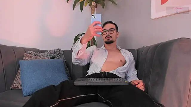 Snapshot of SavageCross1 chatting on February 24, 2026, 7:45 pm SavageCross1 online show from February 24, 2026, 7:45 pm