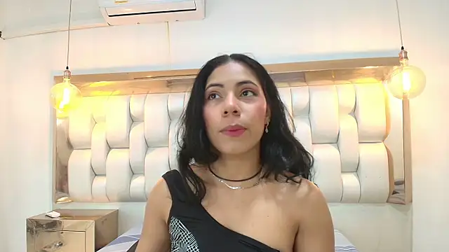 Snapshot of AzulMaveric chatting on April 27, 2026, 5:00 pm AzulMaveric online show from April 27, 2026, 5:00 pm