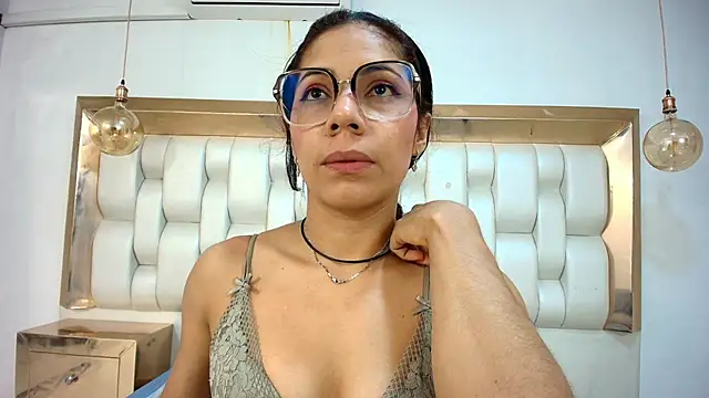 Snapshot of AzulMaveric chatting on June 20, 2026, 7:16 pm AzulMaveric online show from June 20, 2026, 7:16 pm