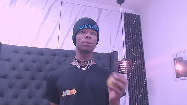 Snapshot of Santiago_Ortiz_ chatting on April 15, 2026, 8:09 pm Santiago Ortiz online show from April 15, 2026, 8:09 pm