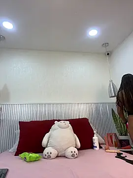 Snapshot of Lorenn_Sweet chatting on March 24, 2026, 12:43 pm Lorenn Sweet online show from March 24, 2026, 12:43 pm