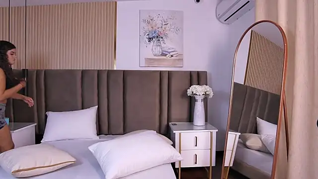 Snapshot of Lorenn_Sweet chatting on April 11, 2026, 11:47 am Lorenn Sweet online show from April 11, 2026, 11:47 am