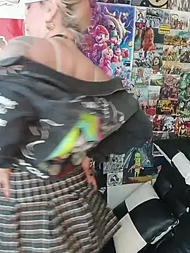 Snapshot of lady_polka chatting on February 25, 2026, 5:44 pm lady polka online show from February 25, 2026, 5:44 pm