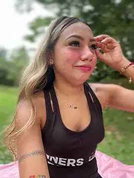 Dulce Sofi  online show from February 24, 2026, 3:10 pm