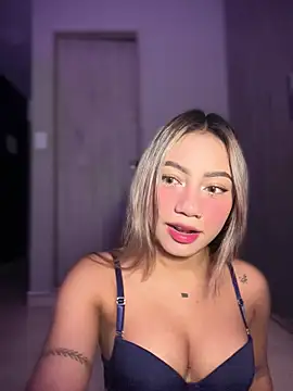 Snapshot of Dulce_Sofi_ chatting on March 21, 2026, 8:01 pm Dulce Sofi online show from March 21, 2026, 8:01 pm