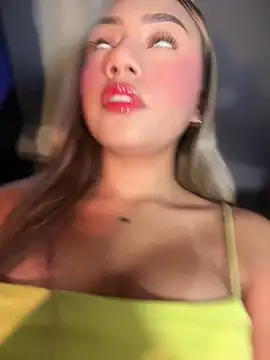 Snapshot of Dulce_Sofi_ chatting on April 13, 2026, 10:37 pm Dulce Sofi online show from April 13, 2026, 10:37 pm