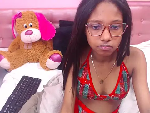 Snapshot of cutedoll4u chatting on March 1, 2026, 1:35 pm cutedoll4u online show from March 1, 2026, 1:35 pm