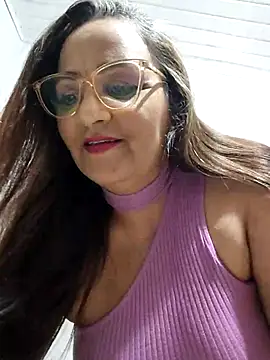 Snapshot of Noemipopi chatting on April 21, 2026, 11:51 pm Noemipopi online show from April 21, 2026, 11:51 pm