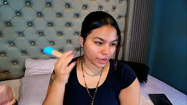 NAOMI cute  online show from April 10, 2026, 6:01 pm