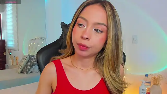 Snapshot of LuuluBerry chatting on February 28, 2026, 3:02 pm LuuluBerry online show from February 28, 2026, 3:02 pm