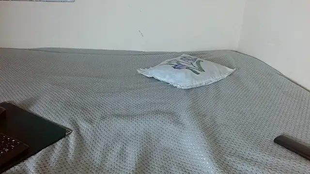 valkahot20 online show from April 4, 2026, 11:08 am