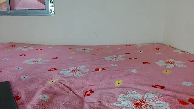 valkahot20 online show from April 14, 2026, 2:12 pm