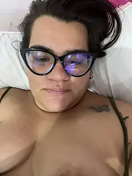 LuxuryloversCO online show from April 15, 2026, 7:58 pm