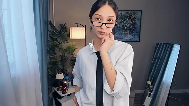 littleevilon online show from February 28, 2026, 10:05 am