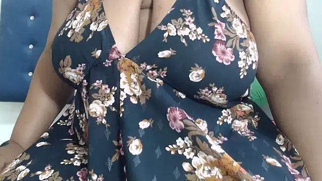 CurvyAssXX21 online show from June 2, 2026, 7:32 am