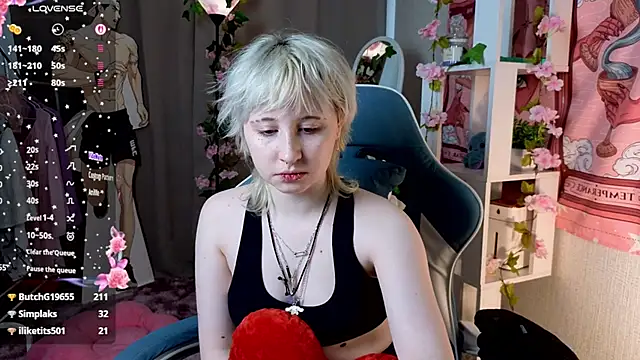 Snapshot of May_leaf chatting on February 20, 2026, 6:26 am May leaf online show from February 20, 2026, 6:26 am