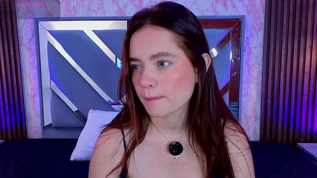 LittleeSara18 online show from June 2, 2026, 11:23 am