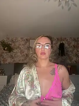 Cherrybomb2885 online show from February 20, 2026, 10:54 pm