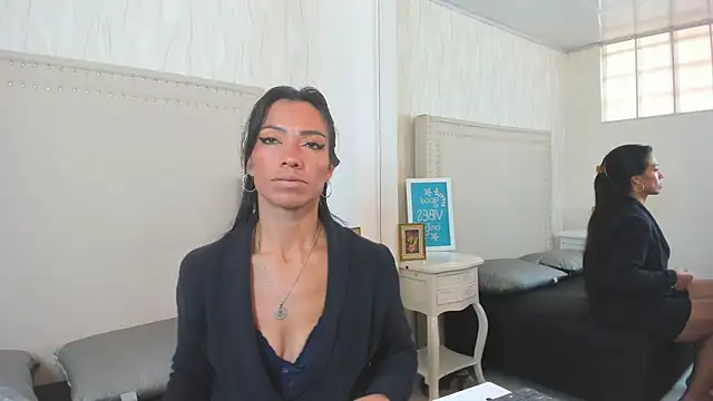 FernandaAvilax online show from April 19, 2026, 6:32 pm