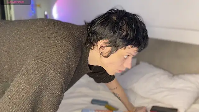 oorange  boy online show from March 26, 2026, 7:41 pm