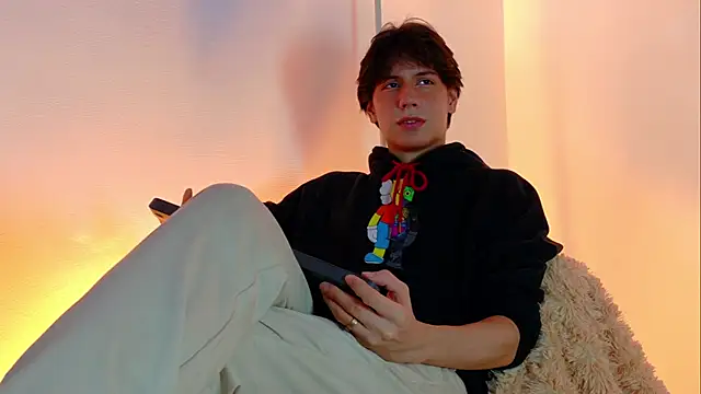 Snapshot of lui_x_dust chatting on March 10, 2026, 4:28 am lui x dust online show from March 10, 2026, 4:28 am