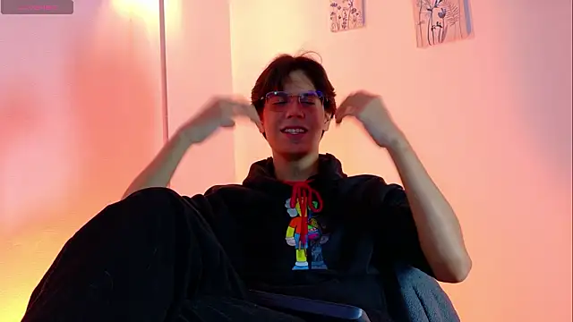 Snapshot of lui_x_dust chatting on March 13, 2026, 4:41 am lui x dust online show from March 13, 2026, 4:41 am