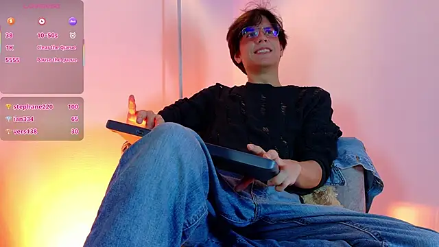 Snapshot of lui_x_dust chatting on March 16, 2026, 5:44 am lui x dust online show from March 16, 2026, 5:44 am