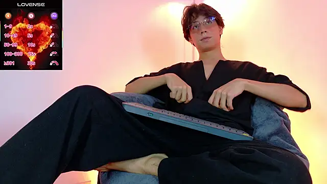 Snapshot of lui_x_dust chatting on March 20, 2026, 3:55 am lui x dust online show from March 20, 2026, 3:55 am