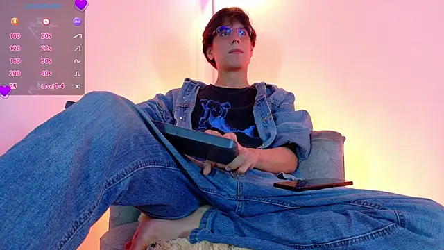 Snapshot of lui_x_dust chatting on March 28, 2026, 3:06 am lui x dust online show from March 28, 2026, 3:06 am