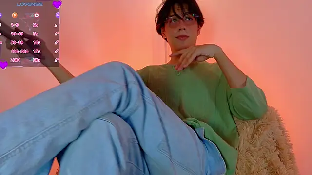 Snapshot of lui_x_dust chatting on April 2, 2026, 3:26 am lui x dust online show from April 2, 2026, 3:26 am