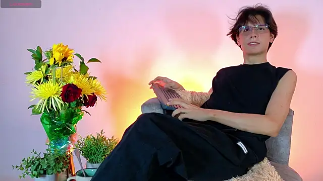 Snapshot of lui_x_dust chatting on April 5, 2026, 3:58 am lui x dust online show from April 5, 2026, 3:58 am