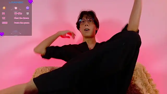 Snapshot of lui_x_dust chatting on April 9, 2026, 3:28 am lui x dust online show from April 9, 2026, 3:28 am