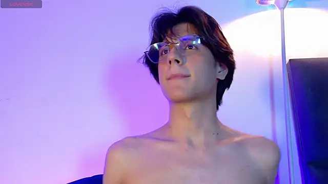 Snapshot of lui_x_dust chatting on April 11, 2026, 7:45 am lui x dust online show from April 11, 2026, 7:45 am