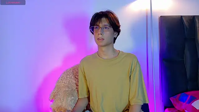 Snapshot of lui_x_dust chatting on April 13, 2026, 3:34 am lui x dust online show from April 13, 2026, 3:34 am