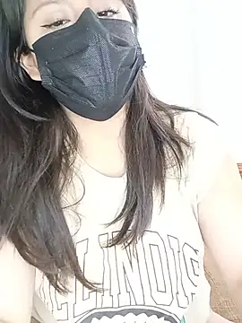 Rosyshadow online show from May 13, 2026, 9:33 pm