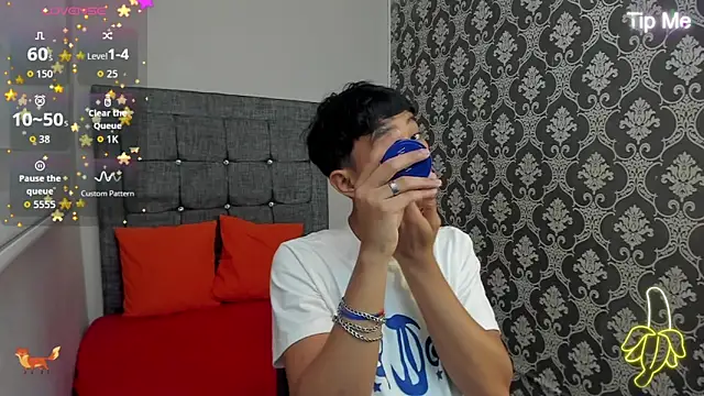 Little Twink19x online show from June 14, 2026, 7:49 pm