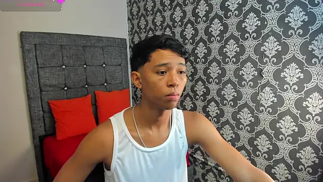 Little Twink19x online show from July 5, 2026, 7:43 pm