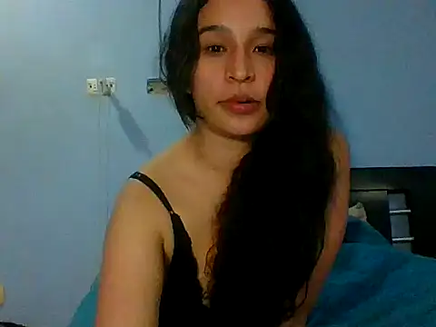 scarlettscottx  online show from April 21, 2026, 2:51 am