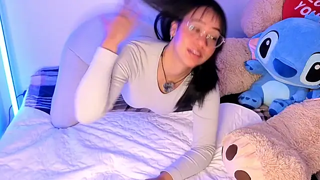 AriaKyle online show from April 14, 2026, 2:39 am