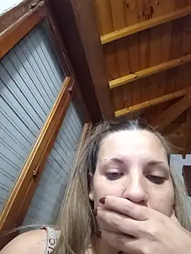 Snapshot of CamiliLuna chatting on June 14, 2026, 5:20 am CamiliLuna online show from June 14, 2026, 5:20 am