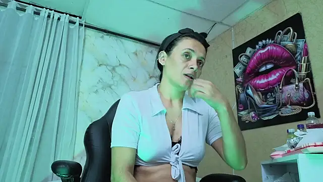 QueenSallyDesire online show from April 13, 2026, 1:55 am