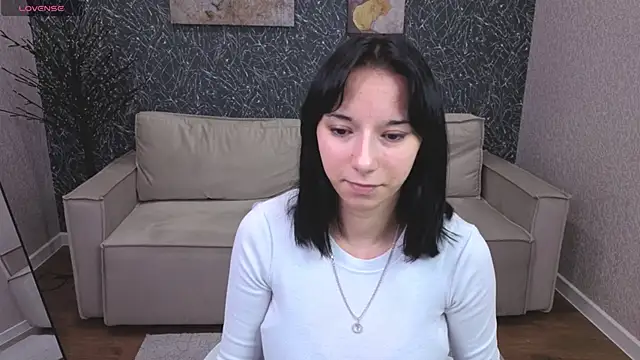 kitty-r0se online show from March 15, 2026, 7:47 am