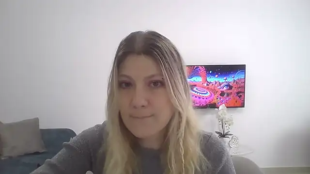 Foxy Bright online show from March 3, 2026, 12:44 pm